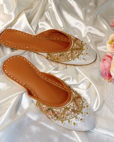 Handmade embroidered White Khussa Jutti Mojari Sandals Mojdi Woman, Open Toe Flats For Summer Weddings, Open Toe Summer Wedding Flats, Summer Wedding Open Toe Flats, Wedding Embellished Heels With Single Toe Strap, Traditional Heels With Round Toe For Festivals, Traditional Round Toe Heels For Festival, Elegant Embellished Festival Sandals, Elegant Embellished Sandals For Festivals