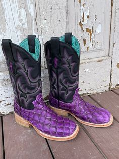 Corral Women's Western Boot in Violet Pirarucu with a beautiful black ombre embroidered shaft. This boot is a head turner and super comfortable to boot! :-) Truly everything a cowgirl could want for that special boot in her collection. Genuine leather Square toe Goodyear welt construction 1.5" Block Heel 11" Shaft Height 14" Circumference Hybrid Leather Outsole Comfort Cushioned Leather Insole Square Toe Cowgirl Boots, Bling Horse Tack, Cowgirl Boots Square Toed, Pretty Boots, Western Clothes, Western Shoes, Tooled Leather Purse, Western Store, Country Boots