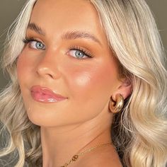 Simple Prom Makeup, Hoco Makeup Looks, Prom Eyes, Ball Makeup, Natural Prom Makeup, Prom Makeup Looks, Bridesmaid Hair Makeup, Formal Makeup, Event Makeup