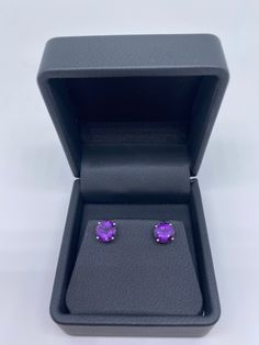 Stunning round 18k white gold and amethyst earrings, made in our fine jewelry workshop in Marseille, France A wonderful Christmas gift for women that will please, ideal for everyday wear 💜Superb Amethyst 8 mm in diameter 💛Gold weight: 1.8 g (gold price November 15, 2023): €130 Round smart lock clasp for maximum security ✅The earrings are hallmarked, 18 white yellow gold (eagle's head) and manufacturer's hallmark, which guarantees their French manufacture and their origin 💝📦They will be put i Luxury Purple Sterling Silver Earrings, Classic Round Amethyst Earrings, Luxury Purple Round Earrings, White Gold Amethyst Earrings Fine Jewelry, Formal Purple Round Earrings, Formal Purple Birthstone Earrings, Purple Birthstone Earrings For Formal Occasions, Purple Earrings With Prong Setting For Gift, Gold Eagle