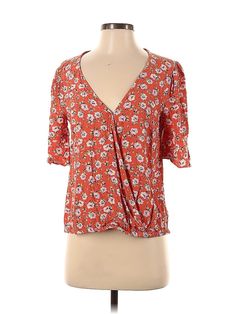 Sanctuary Short Sleeve Blouse Size: Small Tops - used. 100% RAYON, Floral | Sanctuary Short Sleeve Blouse: Orange Floral Tops - Size Small Orange Floral Top, Orange Print, Orange Shorts, Small Tops, Short Sleeve Blouse, Print Tops, Short Sleeves Tops, Floral Tops, Sleeve Blouse