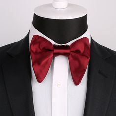 The latest new fashion bow tie models are the choice of gentlemen who want to be the most stylish of the night. Big bow ties, which are also very popular as groom's bow ties and wedding bow ties, are models that are wider in width and length than standard bow ties. Made of high quality satin fabric, its height is 12 cm and its height is 10cm. Dry cleaner. Dapper Tuxedo With Ties For Groom, Classic Suit And Tie Accessories For Groom, Dapper Suit And Tie Accessories With Detachable Bow, Classic Detachable Bow Tie For Groom, Classic Wedding Bow, Party Bow Tie With Red Bow, Tuxedo Style Wedding Bow Tie With Detachable Bow, Tuxedo Bow Tie With Detachable Bow For Wedding, Detachable Bow Tuxedo Bow Tie For Wedding