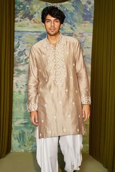 Shop for Twenty Nine Beige Silk Chanderi Kurta Set for Men Online at Aza Fashions Luckhnavi Kurta For Men, Men Kurta Embroidery Design, Beige Kurta Men, Men Jewellery Indian, Trending Kurta For Men, Embroidery Kurta For Men, Beige Mirror, India Fashion Men, Potli Button