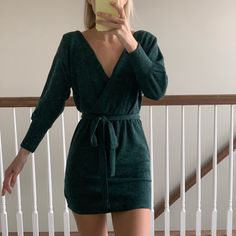 New With Tags Knit V-neck Dress For Brunch, Chic Green V-neck Sweater Dress, Chic Green Knit Midi Dress, Knit V-neck Mini Dress For Day Out, Elegant Green Knit Midi Dress, Green Knit Party Dress, Winter Brunch Bodycon Dress, Winter Bodycon Dress For Brunch, Green V-neck Mini Dress For Winter