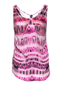 Add a fun pop of color to your summertime wardrobe with this silk tank from Parker! With an airbrushed tribal print, this is a laid back top to wear with all your favorite denim shorts and skirts! Lace up some chunky sneakers for a trendy, casual look. Size S 100% Silk Racerback design Scoop neckline Fully lined No closures Waist 26" Total length 26" Silk Tank, Chunky Sneakers, Printed Silk, Silk Printing, Scoop Neckline, Racerback Tank, Tank Top Fashion, Casual Looks, Color Pop