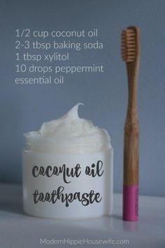 Coconut Oil Toothpaste, Health Coconut Oil, Homemade Coconut Oil, Homemade Toothpaste, Coconut Oil Uses, Modern Hippie, Baking Soda Shampoo, Oil Pulling, Coconut Oil Hair