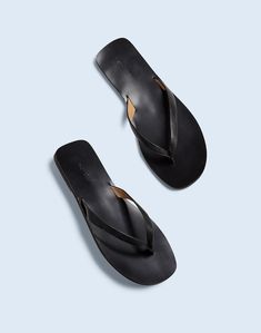 The Gabi Thong Slide Sandal in Shiny Leather Zara Poplin Shirt, Black Leather Flip Flops, Louis Vuitton Capucines, Leather Industry, Satin Shoes, Summer Capsule Wardrobe, Shoes Flats Sandals, Madewell Shoes, Leather Flip Flops