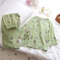 Relax in style with our Leaf Tree Jacquard Cotton Loungewear Set. Made from premium cotton, this set combines nature's beauty with unmatched comfort. Comfortable Cotton Long Sleeve Sets, Cotton Long Sleeve Loungewear Sets, Spring Cotton Sleepwear Matching Set, Comfortable Green Cotton Sleepwear, Cotton Sleepwear Matching Set With Long Sleeves, Spring Cotton Daywear Sets, Spring Cotton Sets For Daywear, Cotton Sets For Daywear In Spring, Green Comfortable Sets With Relaxed Fit