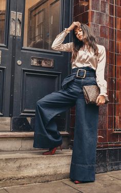 Lauren Johnson, Legs Outfit, Moda Denim, Cotton Saree Designs, Causal Outfits, Love Style, Pantalon Large, City Chic