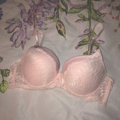 No Brand Adorable Looks So Comfortable! Bundle To Save Cute Bra Sets, Bras Cute, Cute Bras Aesthetic, Mha Outfits, Comfy Bras, Feminine Pads, Dr Wardrobe, Cute Bra, Pretty Bras