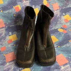 Description- La Canadienne 90s Ankle Boots Size- Women's 8m, Fits Like A 7 Flaws- Some Wear, Scuffing To The Toes, Creasing Tag Info- Made In Canada Tags- 1990s, Designer, Leather, Grunge, Retro, Indie, 90s, Vintage No Transactions Off App Bin 8 90s Boots, Everyday Boots, Square Toe Boots, 90s Vintage, Ankle Booties, American Vintage, Pet Friendly, Bootie Boots, Vintage Ladies