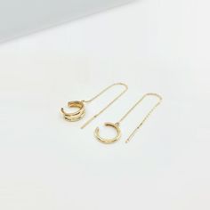 14K Solid Gold Chain Threader Ear Cuff Earrings, Golden Cartilage Conch Helix  Piercing, Ear Cuff Wrap Earring, Minimalist Earring, Geometric Earring, Dainty Earring * Gold Kt: 14K solid gold * Available Gold Color: Yellow Gold *  Inner Diameter 9.8mm *  Outer Diameter 12.4mm * Every order comes with a gift box **This listing is for only 1 single earring Scrubby Yarn, Dainty Gold Earrings, Earring Minimalist, Ear Cuff Earrings, Minimalist Earring, Earrings Golden, Solid Gold Chains, Ear Cuff Earings, Earring Gold