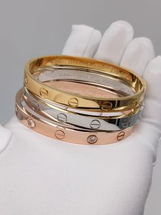 Carti Unisex Bangle Bracelets - Féline Couture Screw Bracelet, Cheesy Dip, Mens Bangles, Cartier Gold, Filigree Necklaces, Luxe Jewelry, Stainless Steel Bangles, Gold Bangles Design, Unisex Bracelets