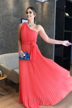 Fitted Summer Banquet Gown, Pleated Evening Dress For Banquet, Summer Banquet Fitted Gown, Floor-length Pleated Evening Dress For Prom, Pleated Floor-length Evening Dress For Prom, One Shoulder Summer Prom Gown, Chic Gown For Prom Season Banquet, Chic Gown For Banquet And Prom Season, One Shoulder Gown For Summer Prom