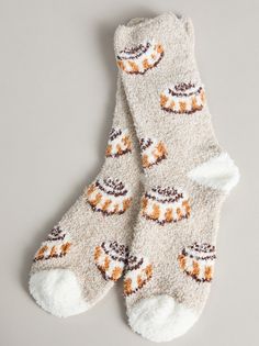 These Cinnamon Roll Cozy Socks are a must-have for this season. With its soft fabric and stretchy material, these socks will have you feeling comfortable all day long. Whether you are lounging around your house or looking for a great gift idea, these socks are the perfect option. Christmas Idea Gifts, Fun Socks Aesthetic, Cozy Socks Aesthetic, Girly Stuff To Buy, Christmas Wishlist Ideas 2024, Wishlist Ideas Christmas, Christmas 2024 Gift Ideas, Cute Socks Aesthetic, Cozy Christmas Gifts