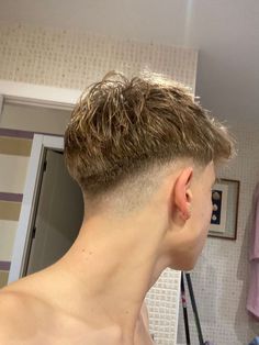 A close-up photo of a stylish drop fade haircut with clean lines and a well-defined transition from short sides to longer hair on top. The hair is neatly styled and creates a sharp, modern look." Haircut Indian, Taper Fade Long Hair, Low Taper Fade Haircut, Old Hollywood Hair, Drop Fade Haircut