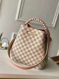 ?? SIZE 26.0 x 26.0 x 17.5CM Néonoé Mm, Louis Vuitton Neonoe, Braided Leather, Vuitton Handbags, White Bag, Satchel Bags, Cowhide Leather, Louis Vuitton Damier, Leather Trims