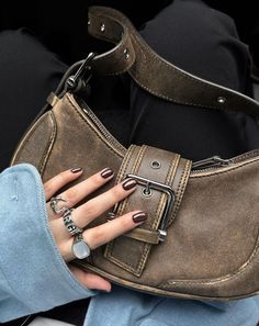 Lawyer Fashion, Inspired Handbags, Dark Grunge, Bags Vintage, Graduation Outfit, Pretty Bags, Swag Shoes, Cute Bag, Vintage Bags