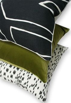 Graffito Onyx & Cream Custom Designer Pillow detailed view | Arianna Belle Bed Pillow Arrangement, Pillow Cover Pattern, Cream Pillows, Sofa Pillows Arrangement, Bantal Sofa, Pillow Arrangement, Custom Pillow Covers, Trendy Living Rooms, Living Room Green