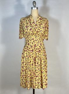 Vintage late 1930's - 1940's yellow rayon BERRIES & CHERRIES print swishy dress | eBay 1930s Vintage Dress, 30s Dress, Star Costume, 30s Fashion, Cherry Print, Antique Clothing, 1940s Fashion, Casual Dresses For Women, Day Dresses