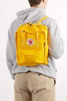 For teenage girl who’s headed to college: Fjällräven’s Kanken backpacks are durable and statusy. Teen poll respondents and college kids say the style-minded opt for yellow. Fjallraven Women, College Kids, Warm Yellow, Kanken Backpack, Fjallraven Kanken, Favorite Celebrities, Best Gifts