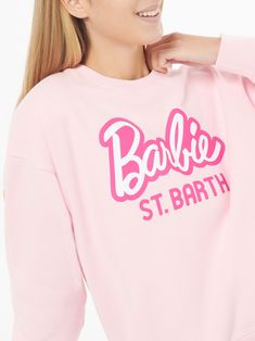 Woman pink sweatshirtBarbie St. Barth printSt. Barth embroideryRegular fitTrue to sizeComposition: 100% warm cotton fleece Long Sleeve Logo Print Sweatshirt For Loungewear, Winter Pink Sweatshirt With Logo Print, Long Sleeve Sweater With Logo For Loungewear, Pink Long Sleeve Sweatshirt With Logo, Pink Long Sleeve Sweatshirt With Embroidered Logo, Pink Long Sleeve Sweatshirt With Logo Print, Pink Logo Print Sweatshirt For Streetwear, Pink Sweatshirt With Ribbed Cuffs And Crew Neck, Pink Crew Neck Sweatshirt With Ribbed Cuffs