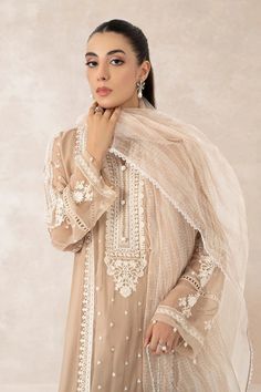 Elegant Pakistani Salwar Kameez Beige Shade Salwar Suit Dupatta s an embroidered masterpiece that will give you a head-turning elegant look on a formal occasion. Lavish designs and fine floral designs make this Pakistani Party Dress an epitome of beauty and grace. Pakistani Bridal Dupatta, Suit Dupatta, Bridal Dupatta, Pakistani Salwar, Designing Ideas, Indian Salwar Kameez, Dress Salwar Kameez, Pakistani Salwar Kameez, Embroidery Threads