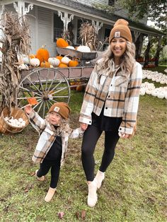 Pumpkin Patch Outfit, Plaid Shirts, Girls Fall Outfits, Foto Tips, Fall Photoshoot