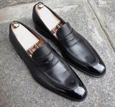 Black Formal Shoes, Loafer Shoes For Men, Male Mannequin, Black Leather Dress Shoes, Quality Leather Boots, Black Leather Dress, Moccasin Shoes, Shoes Formal, Leather Formal Shoes