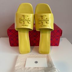 Tory Burch Eleanor 55mm Logo-Plaque Mule Heels Size Us 8 Color Lime Yellow New In Box Comes With Dustbag Nappa Leather Calf Leather Patent Finish Slip-On Style Branded Leather Insole Square Open Toe 55mm Mid Block Heel Composition Sole: Calf Leather 100% Lining: Nappa Leather 100% Outer: Patent Leather 100% Designer Patent Leather Flat Sandals, Designer Patent Leather Sandals With Flat Heel, Luxury Tan Heels For Summer, Designer Open Toe Tan Heels, Designer Tan Open Toe Heels, Designer Tan Flat Heel Sandals, Tan Open Toe Heels, Bison Board, Mule Heels