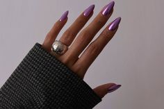 Finger on the pulse. Ongles Gel Violet, Purple Chrome Nails, August Nails, Milky Nails, Chrome Nails Designs, Celebrity Nails, Lavender Nails, Purple Nail, Blush Nails