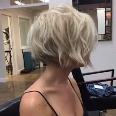 Stylish Short Hair, Stylish Short Haircuts, Chin Length Hair, New Haircut, Edgy Short Hair, Hair Brained, Instagram Analytics, New Haircuts, Good Hair Day