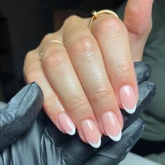 𝐓𝐇𝐄 𝐍𝐀𝐈𝐋 𝐑𝐎𝐎𝐌 𝐌𝐀𝐍𝐂𝐇𝐄𝐒𝐓𝐄𝐑 | ALMOND FRENCH 🤍 #frenchmani #frenchmanicure #biab #biabnails #buildergel #buildergelnails #naturalnails #thegelbottleinc #thegelbottle… | Instagram Rounded Acrylic Nails, Gel Nails French, Nails French Tip, Formal Nails, French Manicure Nails, Nail Room, Classic French Manicure, Simple Gel Nails, Basic Nails