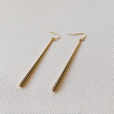 Hypoallergenic Yellow Gold Linear Earrings For Everyday, Trendy Gold Threader Earrings For Everyday, Classic Gold Threader Earrings For Everyday, Minimalist Long Drop Threader Earrings For Formal Occasions, Minimalist Long Drop Threader Earrings For Formal Events, Minimalist Nickel-free Yellow Gold Linear Earrings, Sleek Metal Earrings For Everyday Wear, Classic Everyday Hypoallergenic Linear Earrings, Classic Hypoallergenic Linear Earrings For Everyday