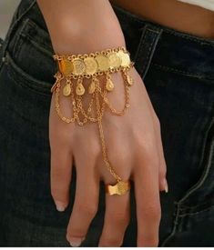 Goddess Bracelet, Roman Jewelry, Funky Jewelry, African Jewelry, Hand Chain, Gold Hands, Gold Plated Bracelets, Gold Accessories, Vintage Elegant