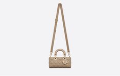 The new Lady D−Joy bag, many people should be attracted by this narrow Diana bag. The rhythm of the big hit 🔥, the bag comes with two shoulder straps, one long and one short, a variety of carrying methods 🙋🏻‍♀️, can be worn cross-body or under the arm, the upper body is beautiful and rustic, the classic rhombus design 🥅, matching Soft sheepskin is elegant and stylish🌿 Size: 22.5×6×11.5cm Luxury Everyday Baguette Bag With Handles, Luxury Top Handle Baguette Bag For On-the-go, Luxury Baguette Bag With Detachable Strap For Daily Use, Designer Baguette Bag With Adjustable Strap For Daily Use, Luxury Everyday Baguette Bag With Adjustable Strap, Luxury Baguette Bag With Adjustable Strap For Daily Use, Luxury Beige Baguette Bag With Detachable Strap, Luxury Satchel With Adjustable Strap And Double Handle, Luxury Baguette Satchel Bag With Adjustable Strap