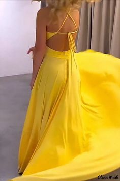 Olivia Mark - Elegant Maxi Dress with Sleeveless Design and Pleated Details Women Ball Gown, Women Maxi Dresses Summer, Off Shoulder Ball Gown, High Waist Maxi Dress, Loose Maxi Dress, Ball Gowns Evening, Backless Maxi Dresses, Dress Crafts, Summer Chic