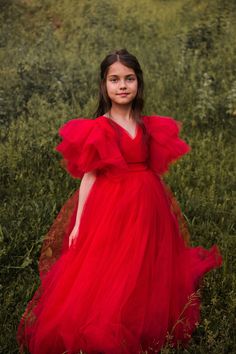 Red Birthday Dress, Red Princess Dress, Princess Dress Red, Red Photoshoot, Wedding Dress Red, Red Flower Girl, Red Flower Girl Dresses, Bridesmaid Photoshoot