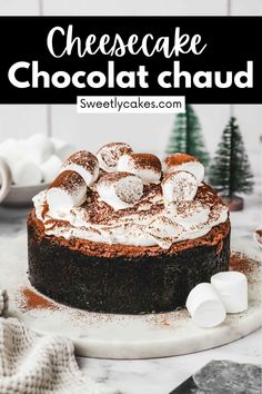 Plongez dans la gourmandise avec ce cheesecake chocolat chaud, inspiré de la boisson réconfortante que tout le monde adore. Facile à préparer, crémeux et ultra gourmand, ce dessert est parfait pour l’hiver. Avec son goût intense de chocolat, son topping de chantilly et ses guimauves moelleuses, il apporte une touche festive et chaleureuse à votre table. Idéal pour les amateurs de chocolat et les moments cosy, ce cheesecake est irrésistible ! 🍫 Best Hot Chocolate