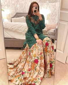 Casual Garara Dress, Floral Gharara, Summer Dress Designs Pakistani, Fancy Dresses Designs, Garara Suits Designs, Gharara Designs, Designer Dresses Elegant, Pakistani Fancy Dresses, Pakistani Dresses Casual