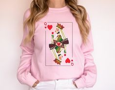 Beautiful vintage Queen of Hearts oversized crewneck sweatshirt. This would make a great Valentine39s gift! Also available in a t-shirt, check my shop! Oversized Style Women, Vintage Queen Of Hearts, Valentine Sweater, Feminist Tees, Oversized Crewneck, Oversized Style, Queen Of Hearts, Crewneck Sweatshirt, Sweatshirts Women