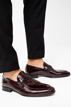 Materials Upper: LeatherLining: LeatherSole : Leather Dodoma Burgundy Patent Leather Tuxedo Shoes - Opulent Style for Unforgettable Moments Introducing the Dodoma Burgundy Patent Leather Tuxedo Shoes, a statement of opulent style designed to elevate your formal ensemble. Handcrafted from premium calf leather, these shoes embody sophistication and provide the perfect finishing touch to your tuxedo attire. Satin Ribbon Elegance: The upper is adorned with a meticulously crafted satin ribbon, formin Formal Patent Leather Tassel Loafers With Brogue Detailing, Formal Patent Leather Tassel Loafers With Leather Sole, Formal Tassel Loafers With Leather Sole In Patent Leather, Burgundy Slip-on Formal Loafers, Burgundy Slip-on Loafers For Formal Occasions, Formal Patent Leather Loafers With Leather Lining, Formal Wingtip Fitted Moccasins, Formal Patent Leather Slip-on Moccasins, Formal Fitted Wingtip Moccasins