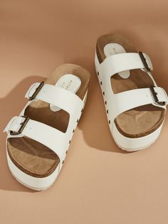 Step into summer with confidence in these sandals! They're not just footwear, they're a style statement in every stride and a new go-to for any outfit. Patriotic Outfit, Casual School Outfits, Re A, Casual Summer Outfit, A Style, Style Statement, Trendy Accessories, Spring Outfits Casual, Comfy Casual