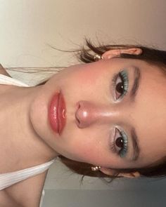 Blue Eyeshadow Looks, Fancy Makeup, Elegant Makeup, Blue Eyeshadow, Daily Makeup, Pinterest Outfits, Pinterest Fashion, Pinterest Girls