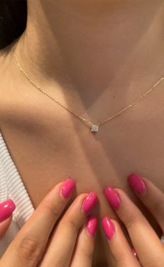 Diamond Small Necklace, Pretty Gowns, Floating Diamond Necklace, Royalty Fashion, Dainty Diamond Necklace, Chain Diamond, Solitaire Necklace, Small Necklace, Diamond Solitaire Necklace