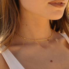 The perfect minimalist gold link chain necklace to wear on its own or layer with other necklaces. Perfect for any occasion and meant for everyday wear. - Made in 18k gold plated- Chain thickness: 2.5 mm. - Adjustable chain 15 to 17 in.- 1 Year warranty Everyday 14k Gold Filled Paperclip Chain Necklace, Simple Everyday Paperclip Chain Necklace, Simple Everyday Cable Chain Necklace, Minimalist Everyday Cable Chain Necklace, Simple Everyday Yellow Gold Chain Necklace, Everyday Minimalist Cable Chain Necklace, Gold Plated Charm Necklaces With Paperclip Chain, Minimalist Clavicle Chain Necklace With Rectangular Links, Everyday Gold Plated Charm Necklaces With Paperclip Chain