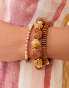 Show off your boho, coastal style with our Bahia Stretch Bracelet featuring natural wood, woven straw, and metal beads in 18kt matte gold plating. Spartina 449, Coastal Style, Metal Beads, Matte Gold, Stretch Bracelet, Stretch Bracelets, Gold Plating, Natural Wood, Bangle Bracelets