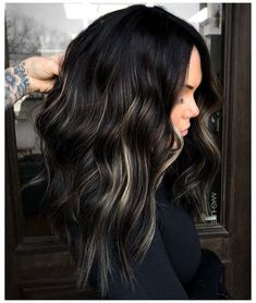 Black Hair Color With Highlights, Hair Color With Highlights, Color With Highlights, Dark Black Hair, Fresh Hairstyles, Purple Hair Highlights, Effortless Waves