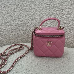 Pink Mini Vanity Handbag Chanel Mini Chanel, Chanel Mini Bag, Chanel Vanity, Mini Vanity, Bags Pink, Vanity Bag, Mini Pink, Chanel Mini, Chanel Bags