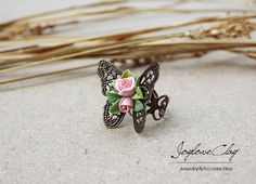 butterfly and flowers ring, vintage ring , jewelry , bronze Flowers Ring, Butterfly And Flowers, Wedding Accesories, Vintage Jewellery Rings, Pretty Jewelry, Women's Jewelry And Accessories, Vintage Ring, Ring Vintage, Pretty Jewellery